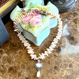 Elegant Biwa light pink Pearl Necklace with Silver mother of pearl pendant